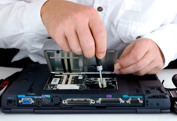 بهترین آموزشگاه تعمیرات لپ تاپ 