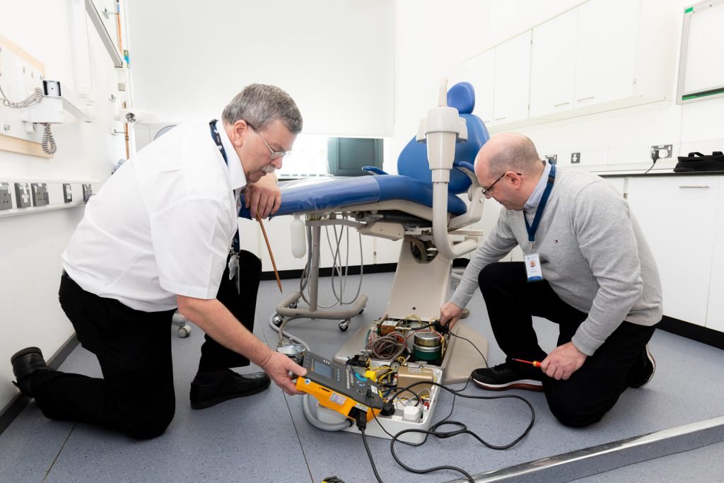 آموزش تعمیرات تجهیزات پزشکی در شهریار