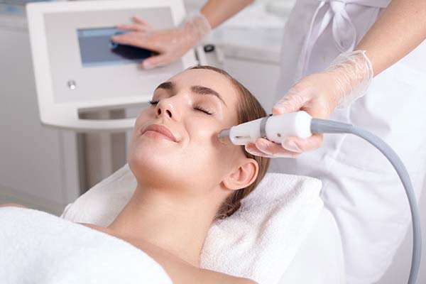 آموزش تعمیرات دستگاه لیزر پزشکی در تهران