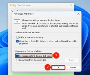 "Compress Contents to Save Disk Space" و "OK" در پنجره "Advanced Attributes" هایلایت شده است.