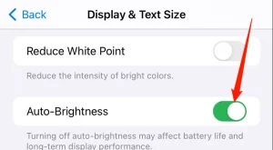 روی کلید «روشنایی خودکار» ضربه بزنید.