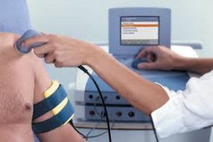 دکتر در حال استفاده از دیاترامی