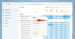 "End Task" برای یک برنامه در Task Manager برجسته شده است.