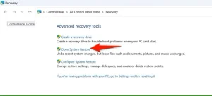 "بازیابی سیستم بازیابی" در کنترل پنل برجسته شده است.
