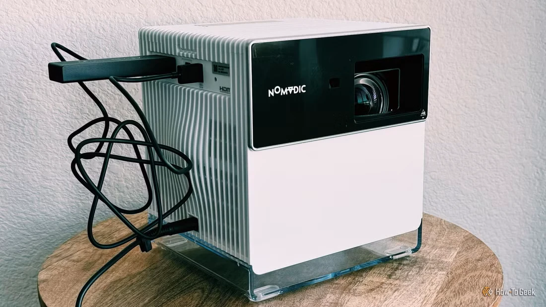 پروژکتور لیزری XGIMI Horizon Ultra در یک کنفرانس مطبوعاتی به نمایش گذاشته شد.