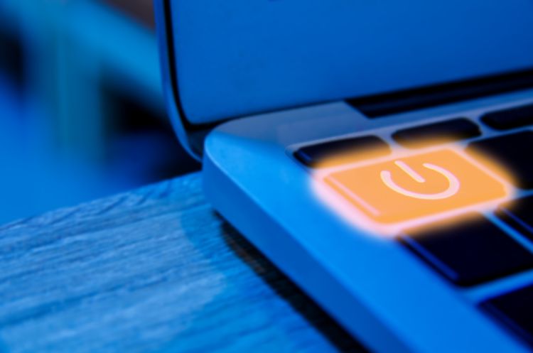 دکمه پاور در لپ تاپ