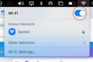 عکس صفحه کلید Wi-Fi در نوار منو در بالای دسکتاپ مک بوک.
