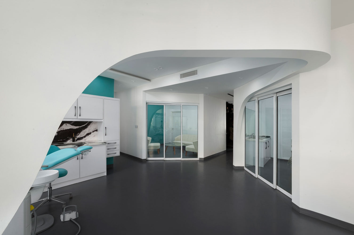 بازسازی مطب دندانپزشکی