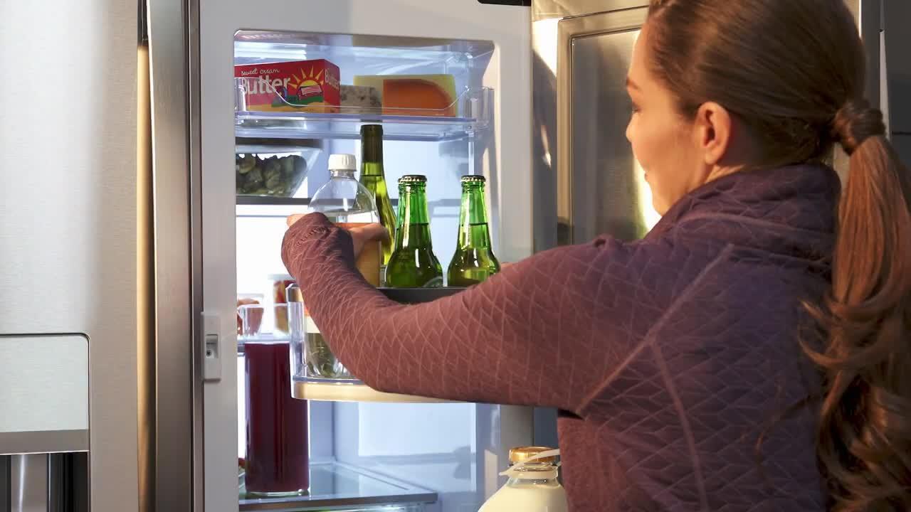 چرا یخچال لامپ دارد ولی فریزر ندارد