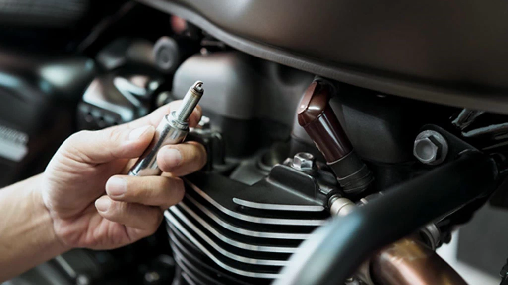 زمان تعویض شمع موتور سیکلت